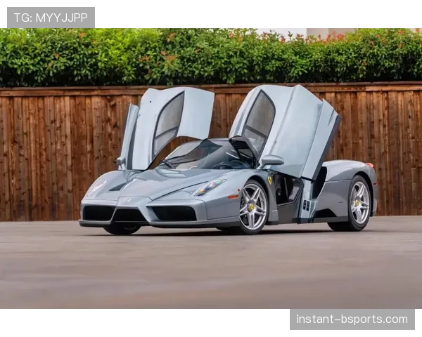 恩佐这生活简直开挂了，别说篮球了，他买车买房的姿势都像在炫富秀场！