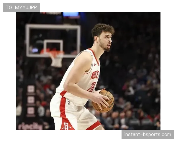 杰伦·威廉姆斯突破创造多次得分机会，提升球队关键时刻攻击力